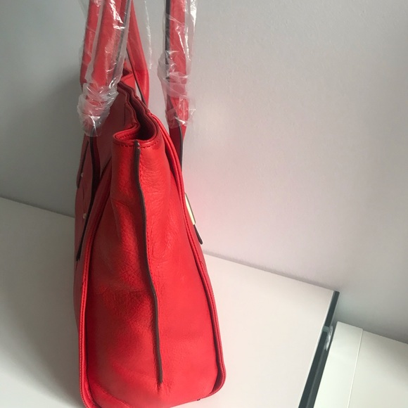 B.Makowsky Lipstick Red Golden Hardware Soft Genuine Leather Large Tote Bag - Picture 11 of 16